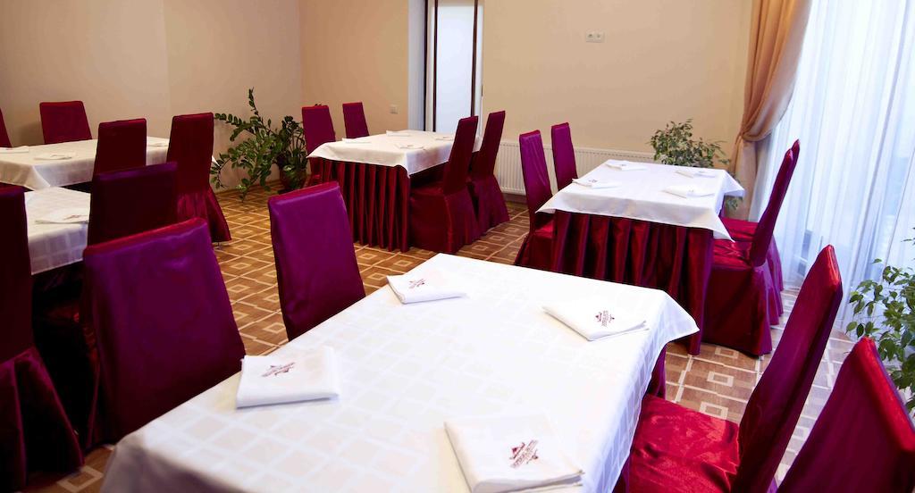 Imperial Hotel Chisinau Eksteriør bilde